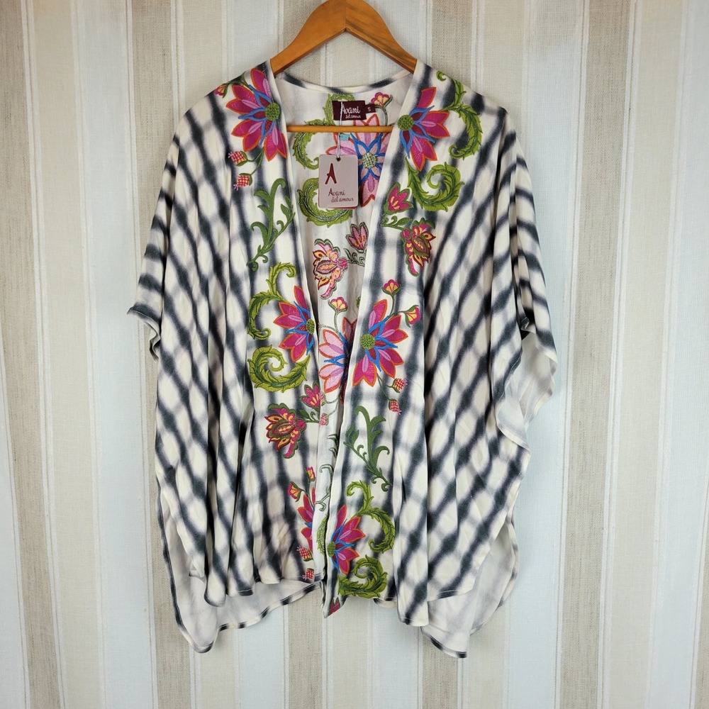 NEW Avani Del Amour Embroidered Plaid‎ Floral Poncho Size Small